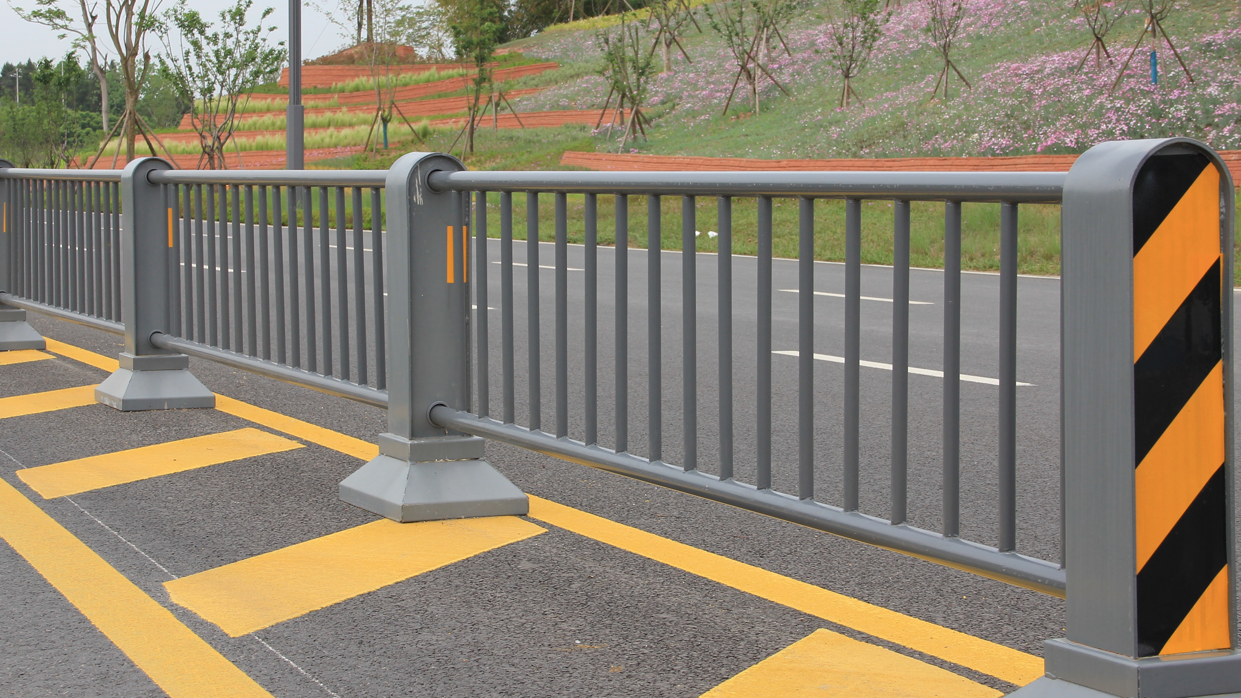 三代中央隔离护栏 