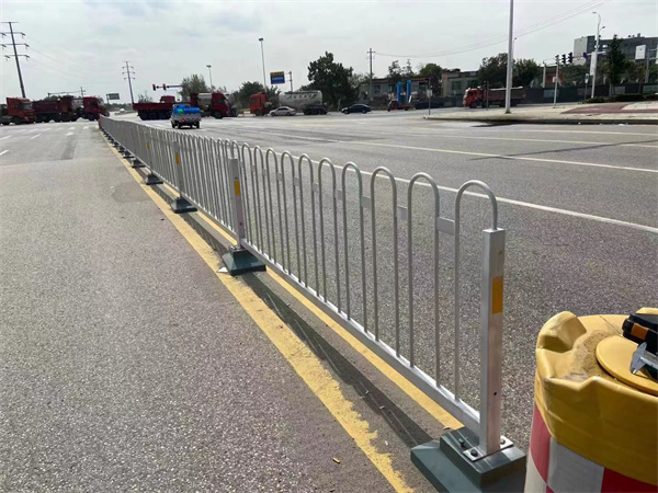 1.1m京式隔离护栏